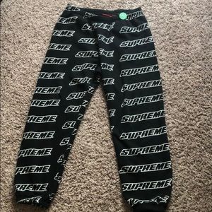 Supreme ss18 sweatpants repeat
